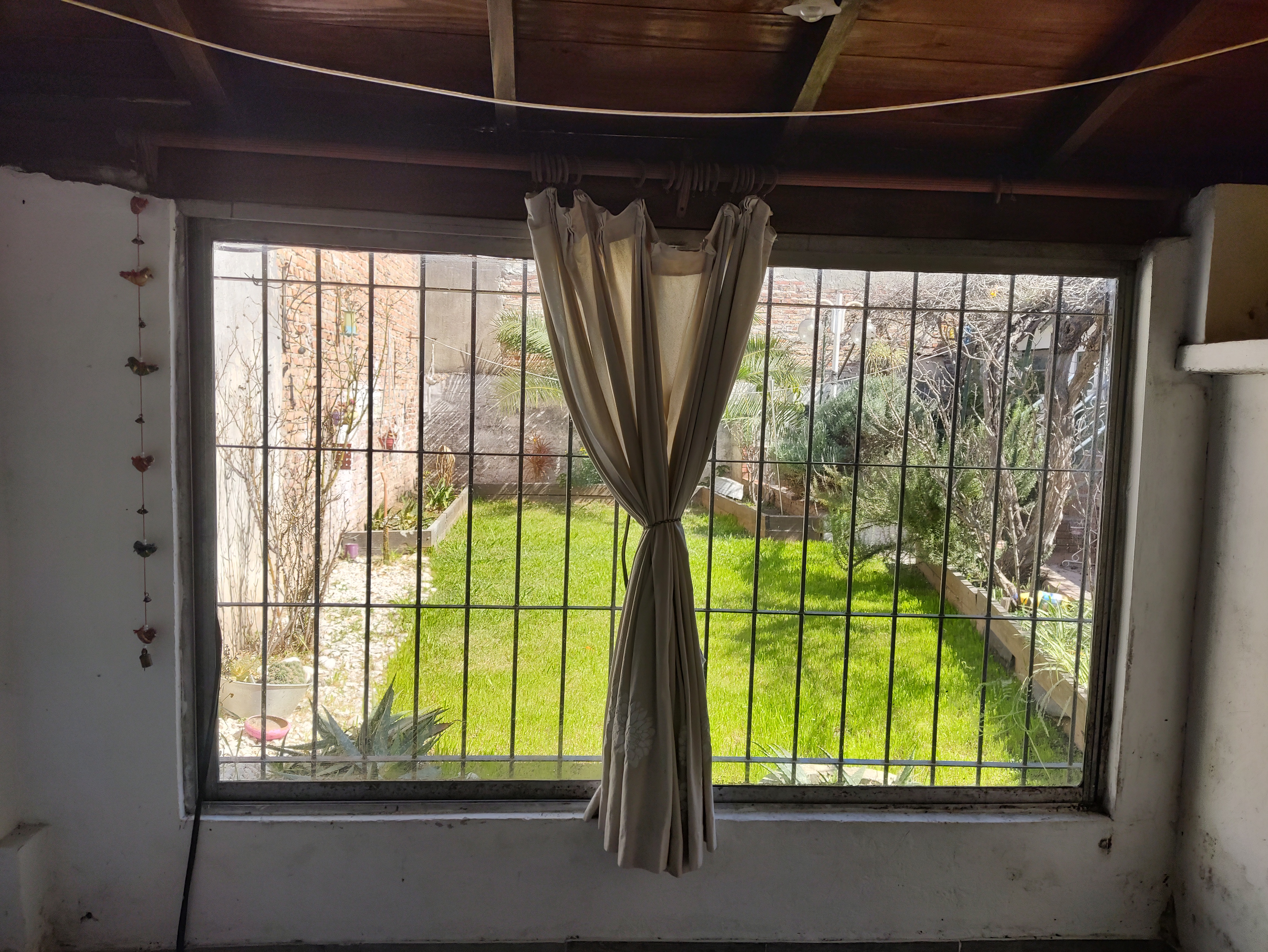 Casa 3 Ambientes con Gran Terreno y Cocheras - Foto 6