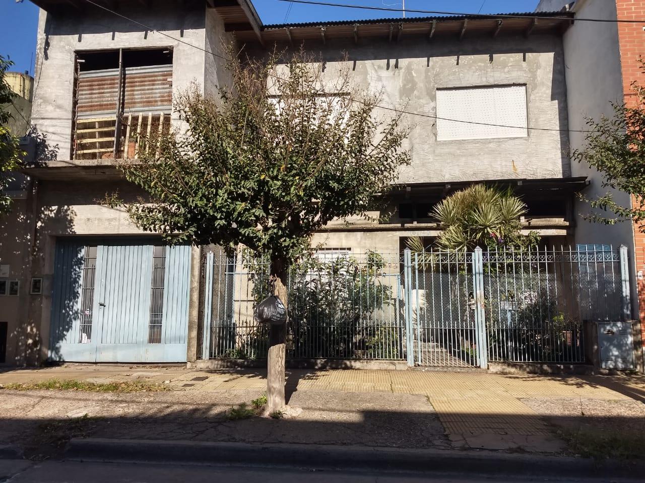 Casa Dos Plantas en Lote Propio