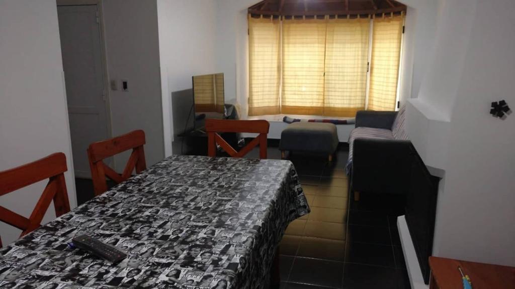 Casa 3 Ambientes con Cochera Doble - Foto 1